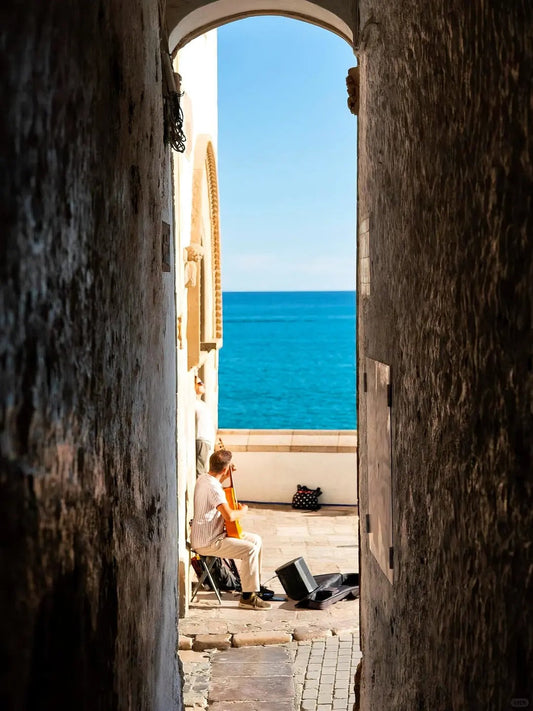 A Coastal Town Too Good to Skip: Why I Took a Half-Day Solo Trip to Sitges from Barcelona