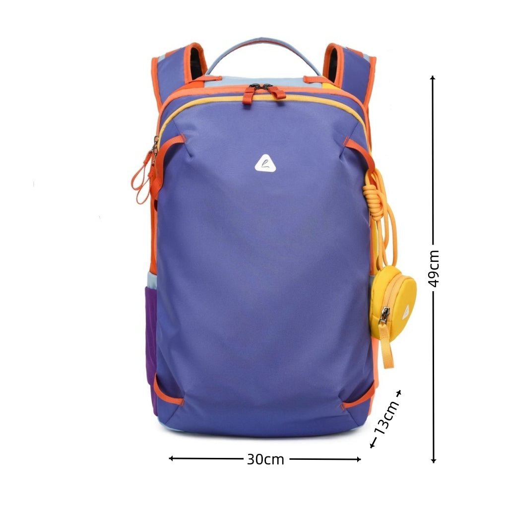 Dimensions of the 8809 lightweight hiking backpack: 49 by 30 by 13 cm