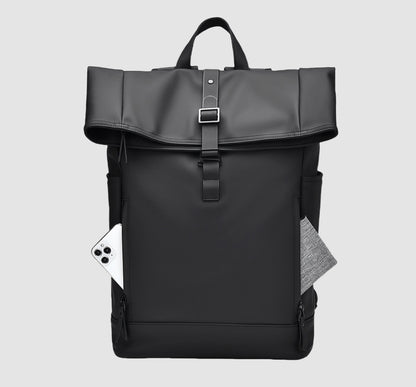 Front view of the BackpackBeat 7700 waterproof backpack 18L with organized compartments holding a wallet and smartphone.
