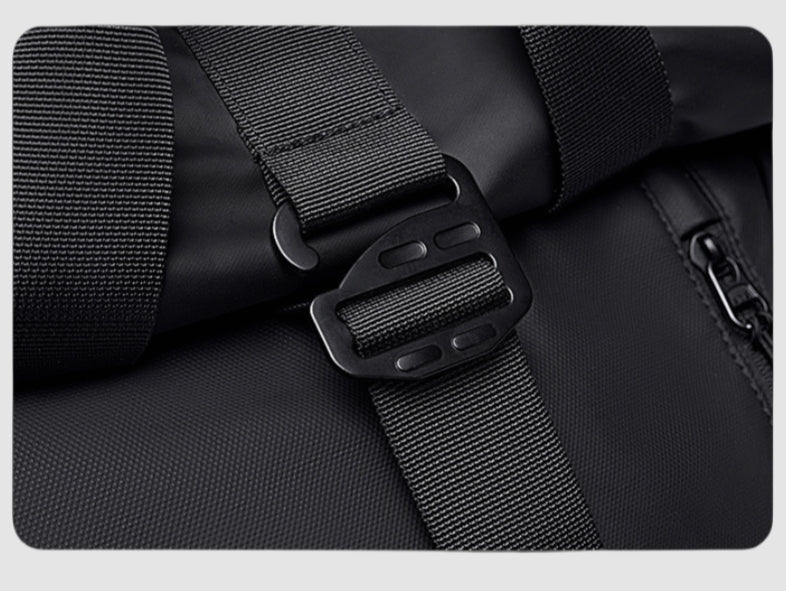 Close-up detail of the front compartment G-shaped backpack buckle of BackpackBeat 7701-waterproof-backpack