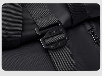 Close-up detail of the front compartment G-shaped backpack buckle of BackpackBeat 7701-waterproof-backpack